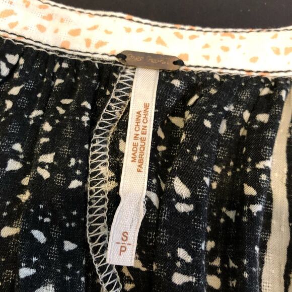 Free People black peach white floral batwing sleeve button down top size Small - Picture 7 of 15